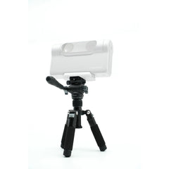 Mini tripod with hydraulic head included in the DWARF 3 bundle
